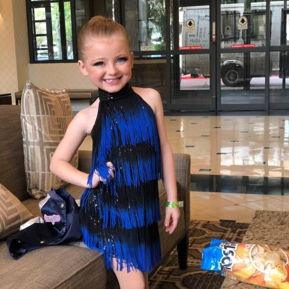 Meet your Posher, Andrea - Picture 2 of 5